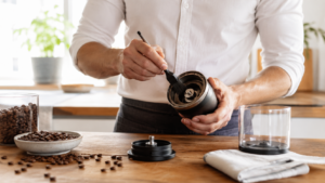 Kaffeemühle reinigen: So bleibt Kaffee aromatisch