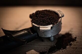 Kaffeesatz gegen Gerüche - Gegen was hilft er genau [Bildinhalt mit KI erstellt]