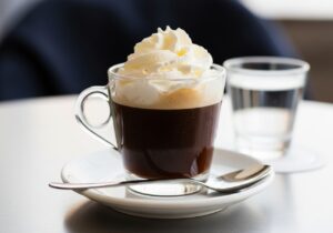 Wiener Einspänner: Klassiker im Glas